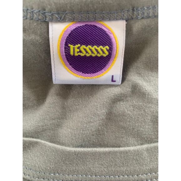 Tesss Unisex Graphic Tee L; 100% Cotton Taupe Shirt w/ Rooster & Hatchling (NWT) - Picture 3 of 3